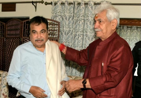 केंद्रीय सड़क परिवहन और राजमार्ग मंत्री नितिन गडकरी ने जोजिला सुरंग की अंतिम चट्टान की प्रतीकात्मक खुदाई का शुभारंभ किया केंद्रीय सड़क परिवहन और राजमार्ग मंत्री नितिन गडकरी ने जोजिला सुरंग की अंतिम चट्टान की प्रतीकात्मक खुदाई का शुभारंभ किया