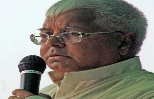 राजद के पटना स्थित पार्टी कार्यालय में स्थापना दिवस कार्यक्रम को सम्बोधित करते लालू यादव राजद के पटना स्थित पार्टी कार्यालय में स्थापना दिवस कार्यक्रम को सम्बोधित करते लालू यादव