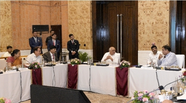 केंद्रीय मंत्री नितिन गडकरी और मुख्यमंत्री भूपेंद्र पटेल की समीक्षा बैठक