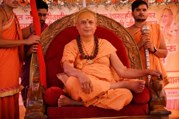 শ্ৰী দ্বাৰকা শৰ্দা পীঠৰ মুৰব্বী জগদগুৰু শংকৰাচাৰ্য স্বামী সদানন্দ সৰস্বতী মহাৰাজ