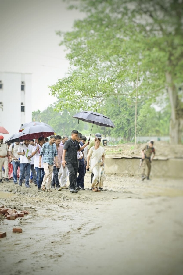 মন্ত্ৰী অজন্তা নেওগৰ বকোত ৬৫ বিঘা ভূমিত নিৰ্মীয়মান সংহত বৃদ্ধাশ্ৰম আৰু শিশু প্ৰতিপালন কেন্দ্ৰ পৰিদৰ্শন