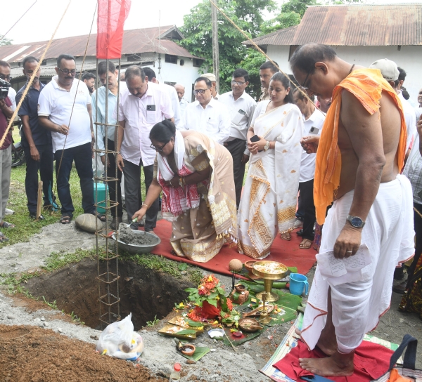 মীন,পশুপালন আৰু পশু চিকিৎসা বিভাগৰ মন্ত্ৰী নীলিমা দেৱী