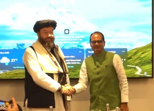 भारत यात्रा के दौरान कृषि मंत्री शिवराज सिंह चौहान से मुलाकात करते अफ़गानिस्तान के कृषि, सिंचाई और पशुपालन मंत्री मौलवी अताउल्लाह ओमारी।