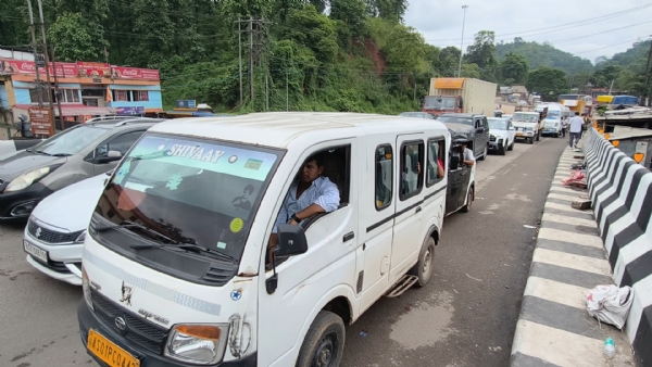 প্ৰসংগ-যোৰাবাটৰ ভয়াবহ কৃত্ৰিম বান। প্ৰসংগ-যোৰাবাটৰ ভয়াবহ কৃত্ৰিম বান।
