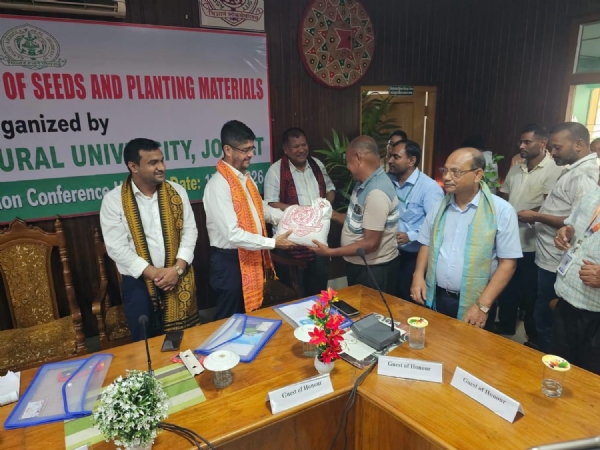 কোকৰাঝাৰৰ জিলা আয়ুক্তই গোঁসাইগাঁওত বীজ বিতৰণ অনুষ্ঠানত অংশগ্ৰহণ, কৃষিক্ষেত্ৰ পৰিদৰ্শন কোকৰাঝাৰৰ জিলা আয়ুক্তই গোঁসাইগাঁওত বীজ বিতৰণ অনুষ্ঠানত অংশগ্ৰহণ, কৃষিক্ষেত্ৰ পৰিদৰ্শন