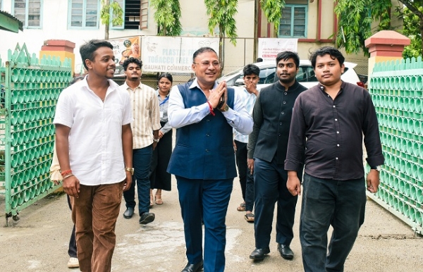 গুৱাহাটী কমাৰ্চ কলেজৰ এম ইউ এন চিত উদ্যোগ মন্ত্রী বিমল বড়া গুৱাহাটী কমাৰ্চ কলেজৰ এম ইউ এন চিত উদ্যোগ মন্ত্রী বিমল বড়া