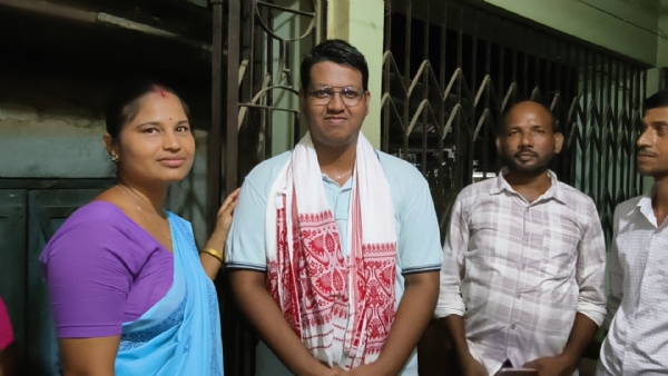 পিতৃ বিশেষভাৱে সক্ষম, পুত্ৰ উজলিল NEET পৰীক্ষাত পিতৃ বিশেষভাৱে সক্ষম, পুত্ৰ উজলিল NEET পৰীক্ষাত