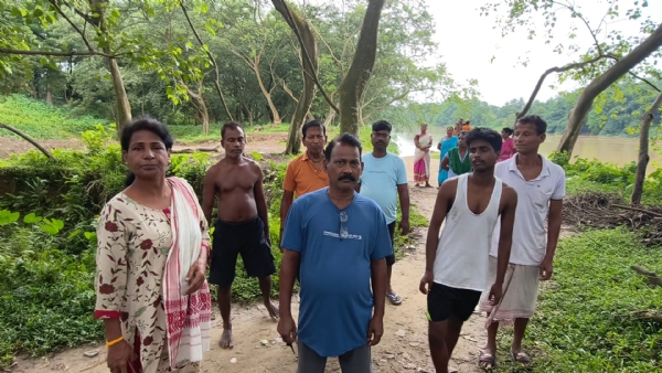 ডিমৰীয়া আৰু জাগীৰোড সমষ্টিৰ সীমান্তৱৰ্তী অঞ্চলত বালি মাফিয়াৰ দপদপনি। ডিমৰীয়া আৰু জাগীৰোড সমষ্টিৰ সীমান্তৱৰ্তী অঞ্চলত বালি মাফিয়াৰ দপদপনি।