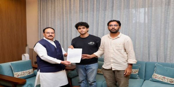 চিজেপি নেতাসকলক সাক্ষাৎ কৰাৰ পিছত নাড্ডাই ধৰ্ণা সমাপ্ত কৰিবলৈ অনুৰোধ জনায়