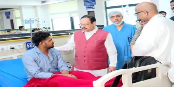 জে পি নড্ডাৰ আহত যুৱকক আৰ এম এল হাস্পতালত সাক্ষাৎ কৰি উন্নত চিকিৎসাৰ বাবে নিৰ্দেশ