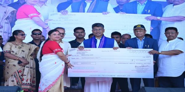 ৰূপহীহাট আৰু চামগুৰিত ৪৫ হাজাৰৰো অধিক হিতাধিকাৰীক মুখ্যমন্ত্ৰী মহিলা উদ্যমিতা অভিযানৰ চেক বিতৰণ কৃষি মন্ত্ৰী পীযুষ হাজৰিকাৰ