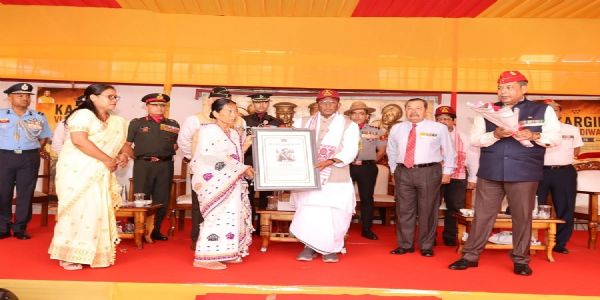দীঘলীপুখুৰীৰ ৰাজ্যিক যুদ্ধ স্মাৰকত কাৰগিল বিজয় দিৱস পালন