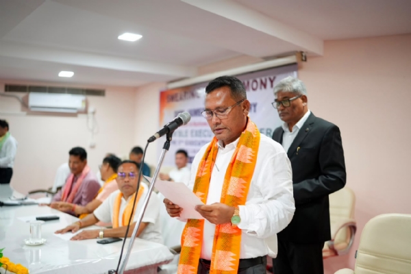 বিটিচিৰ কাৰ্যবাহী সদস্য হিচাপে শপত গ্ৰহণ জেমছ বসুমতাৰীৰ ।