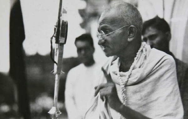 महात्मा गांधी।  फोटो - इंटरनेट मीडिया