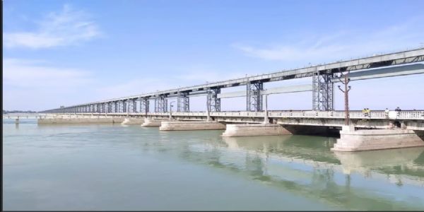 নেপালত বৰষুণৰ বাবে কোচি নদীৰ জলপৃষ্ঠৰ উত্থান, বেৰেজৰ পৰা এৰিলে ৮৯,০৭৫ কিউচেক পানী