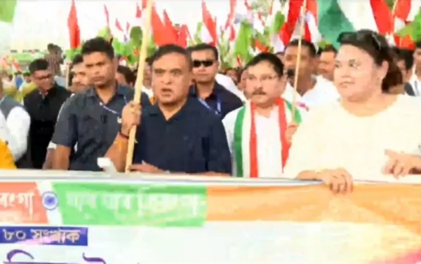 দেশপ্ৰেম আৰু ৰাষ্ট্ৰীয় সংহতিৰ বাৰ্তা লৈ গুৱাহাটীত বিশাল ‘ত্ৰিৰংগা যাত্ৰা’