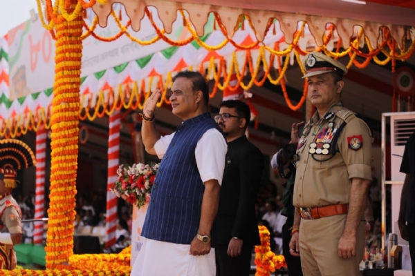 খানাপাৰাত ৮০ সংখ্যক স্বাধীনতা দিৱস উদযাপন, পতাকা উত্তোলন কৰি কেইবাটাও নতুন ঘোষণাৰে মুখ্যমন্ত্ৰীৰ ৰাজ্যবাসীক সম্বোধন
