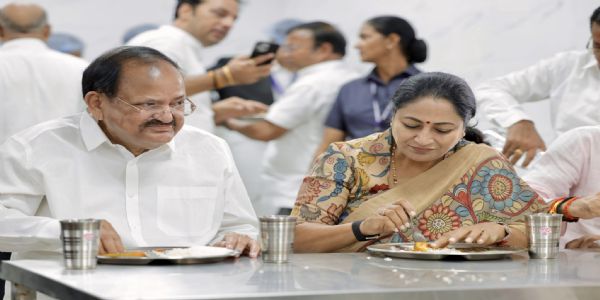 ১০০খন অটল কেন্টিনৰ প্ৰতিশ্ৰুতি পূৰণ, পাঁচ টকাত ১ লাখ লোকে পাব পুষ্টিকৰ খাদ্য