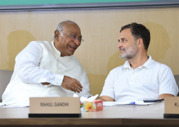 कांग्रेस कार्यसमिति (सीडब्ल्यूसी) की बैठक में कांग्रेस अध्यक्ष मल्लिकार्जुन खरगे।
