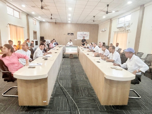 তামুলপুৰত চাফাই কৰ্মচাৰী আয়োগ আৰু বিভাগীয় মুৰব্বীসকলৰ বিশেষ পৰ্যালোচনা সভা।
