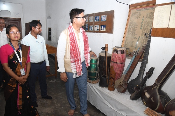 ৰূপকোঁৱৰৰ পৈতৃক গৃহ