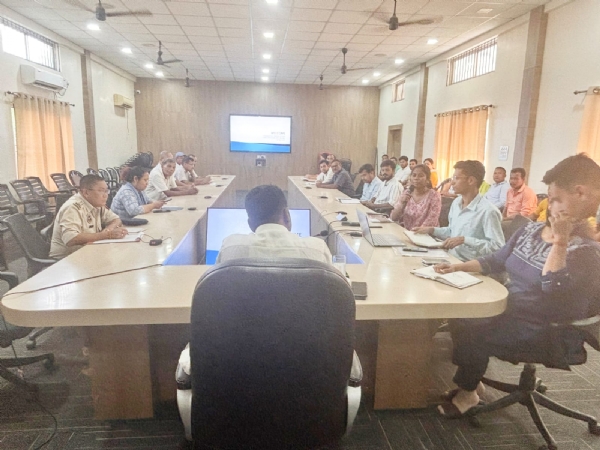 তামুলপুৰত চাফাই কৰ্মচাৰী আয়োগ আৰু বিভাগীয় মুৰব্বীসকলৰ বিশেষ পৰ্যালোচনা সভা।