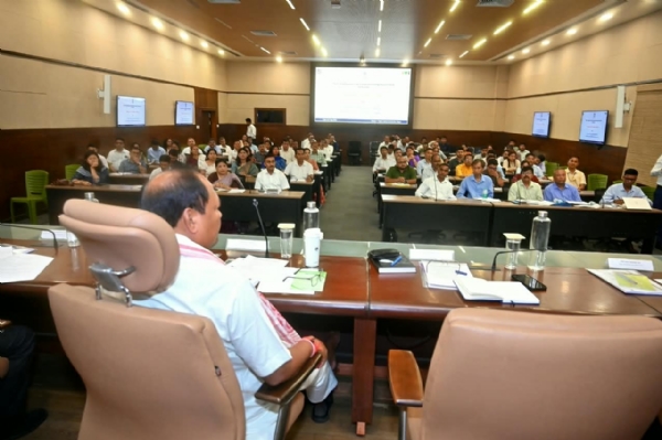 মাননীয় মন্ত্ৰী বিশ্বজিৎ দৈমাৰীৰ অধ্যক্ষতাত দক্ষতা, নিয়োগ আৰু উদ্যমিতা বিভাগৰ ৰাজ্যিক পৰ্যালোচনা বৈঠক