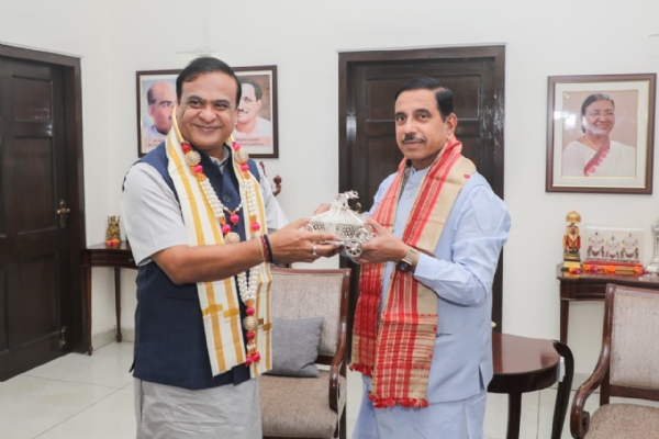 কেন্দ্ৰীয় মন্ত্ৰী প্ৰহ্লাদ যোশীক সাক্ষাৎ অসমৰ মুখ্যমন্ত্ৰীৰ, ৰাজ্যৰ বাবে মূল অগ্ৰাধিকাৰৰ বিষয়ে আলোচনা