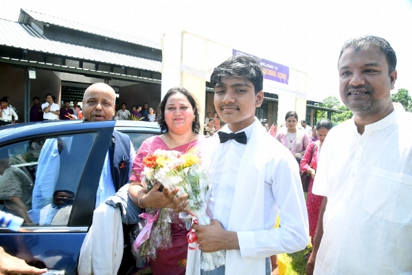 বিশ্বৰ সৰ্বকনিষ্ঠ নিউ ইয়ৰ্ক বিশ্ববিদ্যালয়ৰ অধ্যাপক