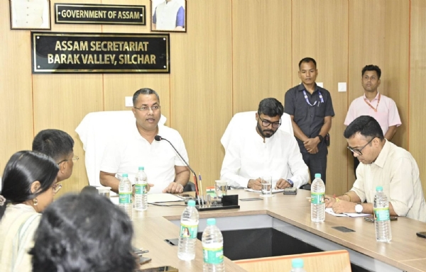 বৰাক উপত্যকাৰ প্ৰেক্ষাগৃহত এক পৰ্যালোচনা বৈঠকত অংশগ্ৰহণ মন্ত্ৰী কৃষ্ণেন্দু পালৰ
