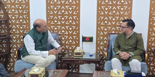 বাংলাদেশৰ সৈতে সুদৃঢ় ব্যৱসায়িক সম্পৰ্ক বিচাৰিছে ভাৰতেঃ দীনেশ ত্ৰিবেদী