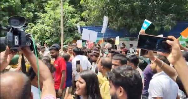 छात्रों का प्रदर्शन