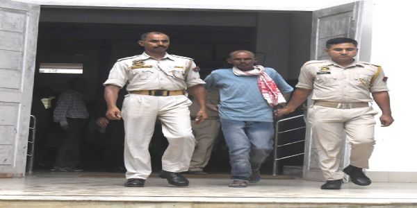 সাতবছৰ পূৰ্বে ৰঙাপৰাত সংঘটিত ধৰ্ষণকাণ্ডৰ অভিযুক্ত মোহন গৌড়ক ২০বছৰ দুমাহ সশ্ৰম কাৰাদণ্ডৰ ৰায়দান তেজপুৰ আদালতৰ