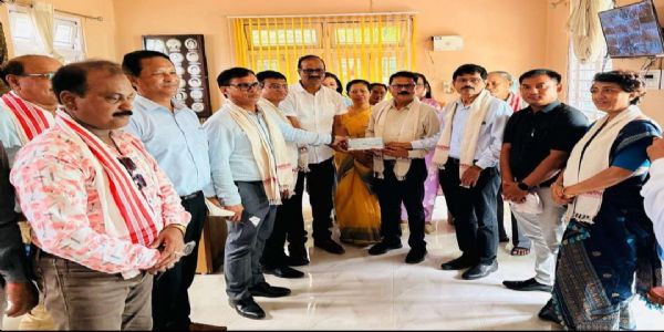 বান আক্ৰান্ত অঞ্চলৰ মহাবিদ্যালয়ৰ কাষত অসম কলেজ অধ্যক্ষ পৰিষদ বান-বিধ্বস্ত মহাবিদ্যালয়লৈ আৰ্থিক অনুদান প্ৰদান