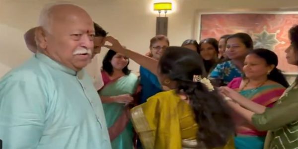 নিউয়ৰ্কত উপস্থিত সৰসংঘচালক ডা° ভাগৱত, মেডিচন স্কোৱাৰত এক সভাত সম্বোধন