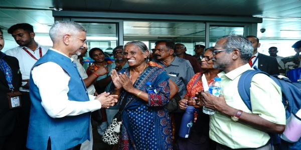 ভাৰতে নেপালক আগবঢ়াইছে সম্ভৱপৰ সকলো সাহায্য; ৩২০ জন ভাৰতীয় নিৰুদ্দেশ, উভতিল তামিলনাডুৰ ২১ জন পৰ্যটক