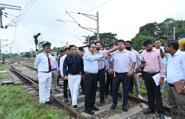 উত্তৰ-পূব সীমান্ত ৰেলৱেৰ মহাপ্ৰবন্ধকৰ দ্বাৰা মৰিয়নী জংচন আৰু যোৰহাট টাউন ৰেলৱে ষ্টেচন পৰিদৰ্শন