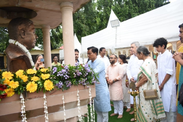 ভাৰতৰত্ন লোকপ্ৰিয় গোপীনাথ বৰদলৈক সশ্ৰদ্ধ স্মৰণ কামৰূপ (ম) জিলা প্ৰশাসনৰ