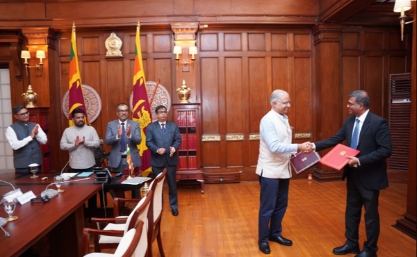 श्रीलंका की राजधानी कोलंबो में राष्ट्रपति अनुरा कुमारा दिसानायके से मुलाकात करते भारत के विदेश सचिव विक्रम मिसरी।