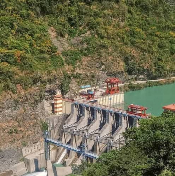 जलाशय चित्र।