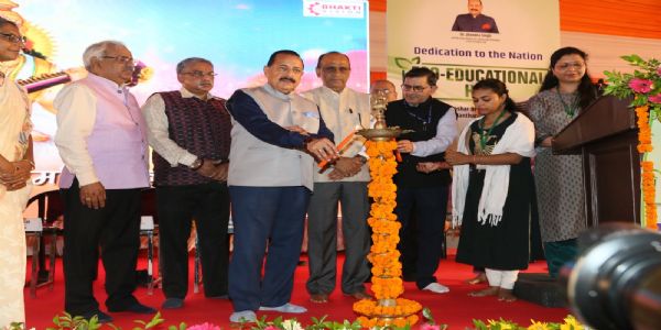 বৈজ্ঞানিক প্ৰতিষ্ঠানসমূহে এতিয়া সমাজৰ প্ৰয়োজন অনুকূল সমাধান বিকশিত কৰিছেঃ ড° জিতেন্দ্ৰ সিং