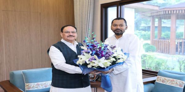বিহাৰৰ স্বাস্থ্য মন্ত্ৰী নিশান্ত কুমাৰৰ কেন্দ্ৰীয় মন্ত্ৰী জে পি নড্ডাক সাক্ষাৎ