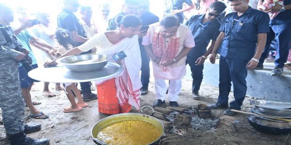 অসমঃ বানপানী প্ৰভাৱিত ১২ খন জিলা, ১,৪৭,৩৭৬ জন লোক, আৰু ১ টা মৃতদেহ উদ্ধাৰ