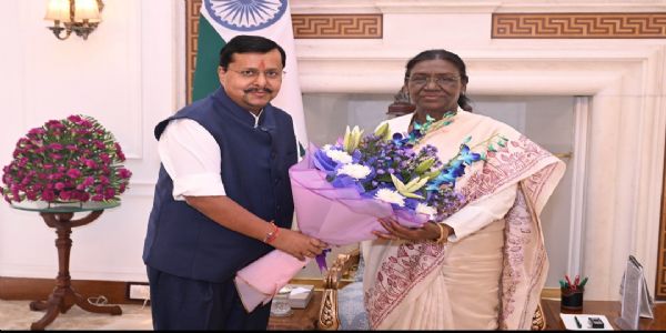 ৰাষ্ট্ৰপতিৰ সৈতে বিজেপিৰ ৰাষ্ট্ৰীয় সভাপতিৰ সাক্ষাৎ
