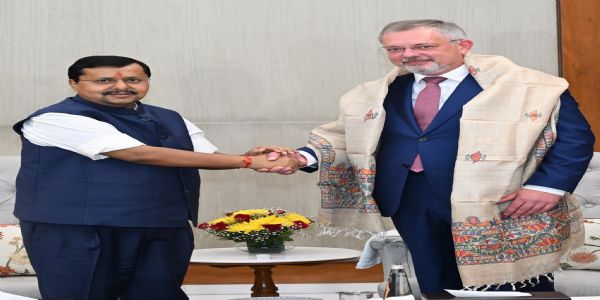 ৰাছিয়ান ফেডাৰেচনৰ ৰাষ্ট্ৰদূত ডেনিছ আলিপভৰ নিতিন নবীনক সাক্ষাৎ