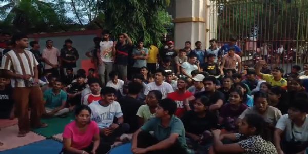 সোণাপুৰ স্থিত লক্ষ্মীবাই শাৰিৰীক প্ৰশিক্ষন চৌহদত তৃতীয় দিনাও অব্যাহত আছে উত্তপ্ত পৰিস্থিতি