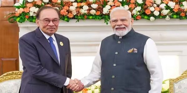 মালয়েছিয়াৰ প্ৰধানমন্ত্ৰীৰ মুছলমান সম্প্ৰদায়ক সকীয়নী, কয়- “এআইক বুজি নাপালে আমি দাস হৈ পৰিম”