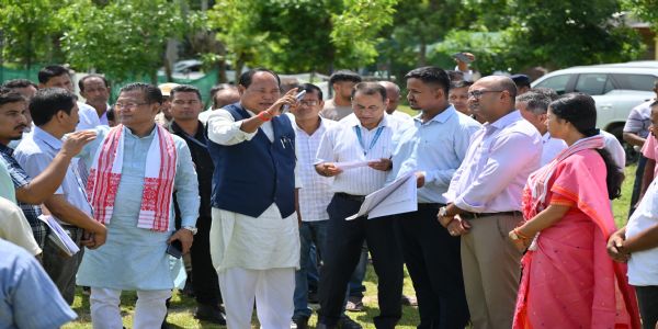 হস্ততাঁত, বস্ত্ৰ আৰু ৰেচম শিল্প মন্ত্ৰীৰ লখিমপুৰ আৰু ধেমাজি জিলাৰ বিভিন্ন প্ৰকল্প পৰিদৰ্শন
