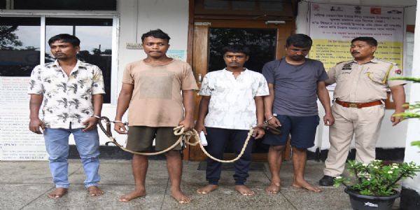 মহিলাৰ ডিঙিৰ চেইন কাঢ়ি উধাও–নগাঁও জিলাৰ ধিঙৰ ৫জন সোণাৰী গ্ৰেপ্তাৰ