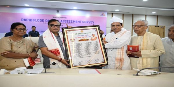 মুখ্যমন্ত্ৰী হিমন্ত বিশ্ব ‘সত্ৰ সাৰথি বঁটা’ৰে সন্মানিত